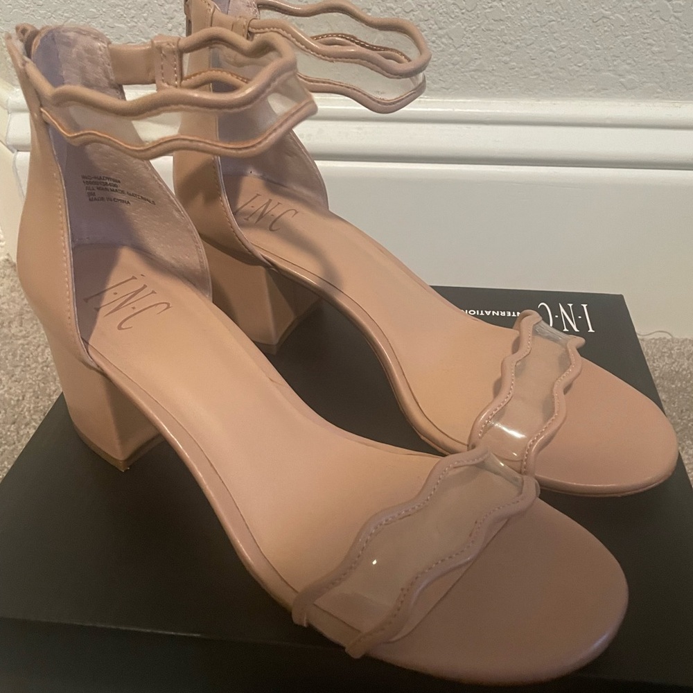 Inc. Concepts nude heels
